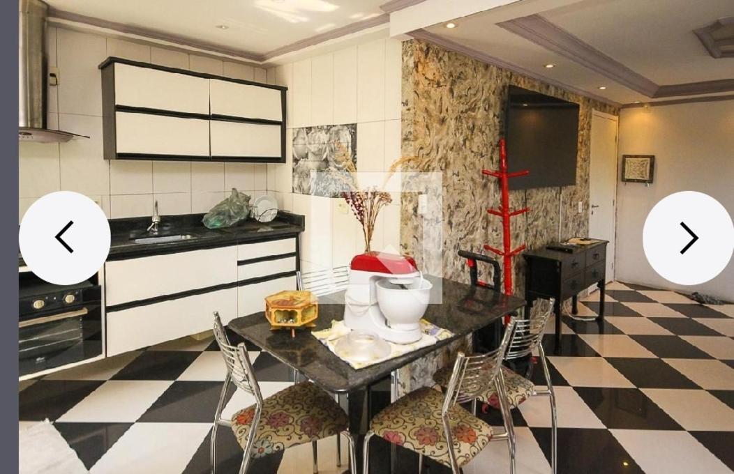 Apartamento Inteiro, A Familia São Paulo